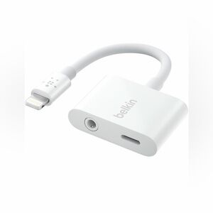 Belkin RockStar Lightning to 3.5mm Audio Cable + Audio Charger Splitter -White